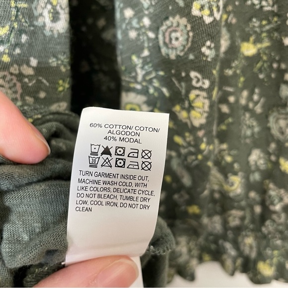 Lucky Brand green paisley v-neck boho shirt - Picture 5 of 6